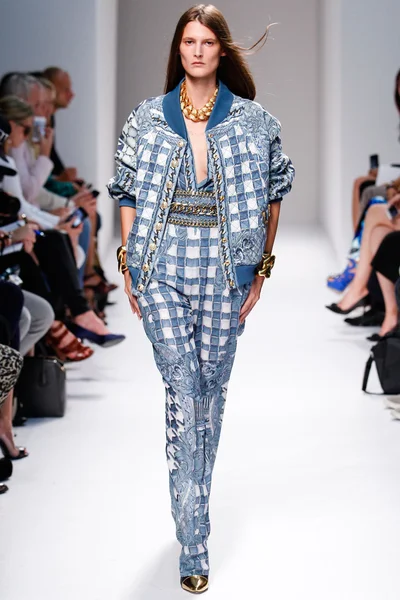 Look 30